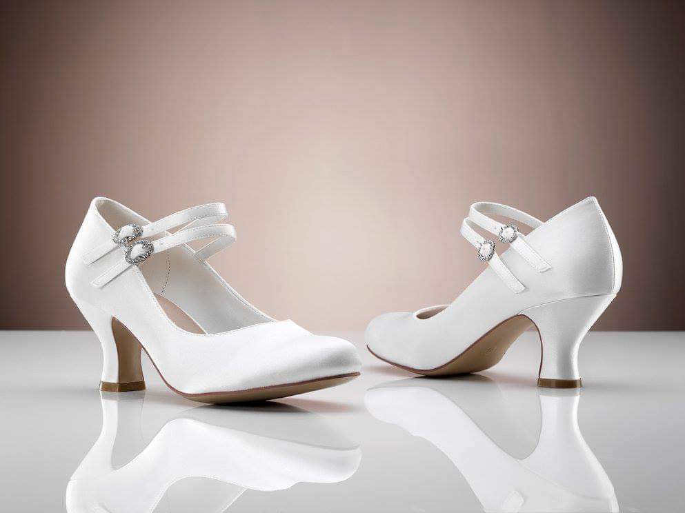 Pumps med 2 remmar och strass-spänne