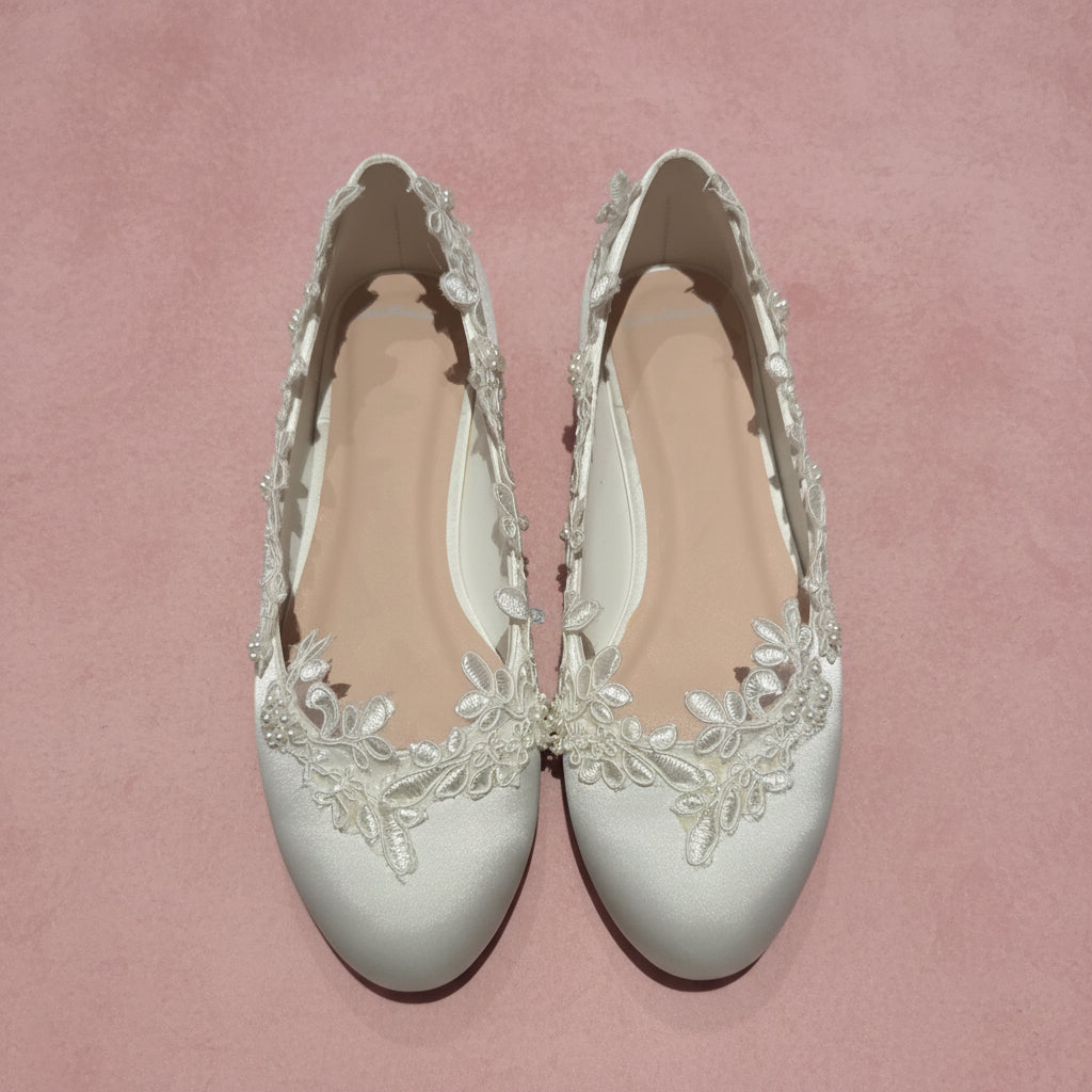 Ballerinaskor i satin m spetsbroderier