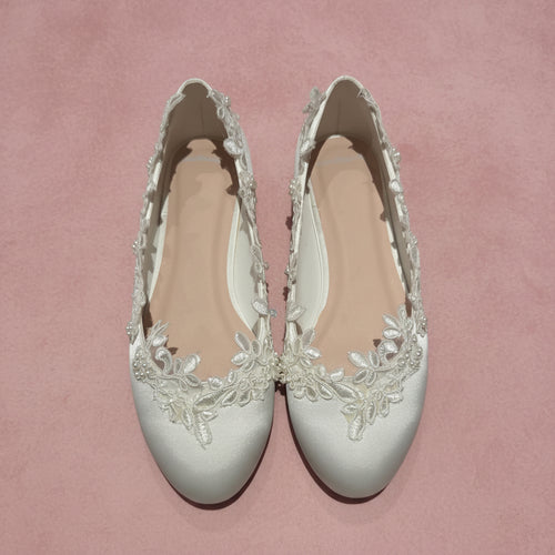 Ballerinaskor i satin m spetsbroderier