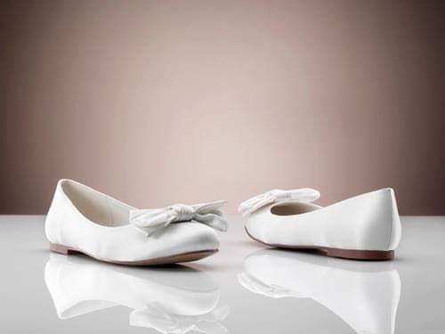 Ballerinaskor i satin med rosett