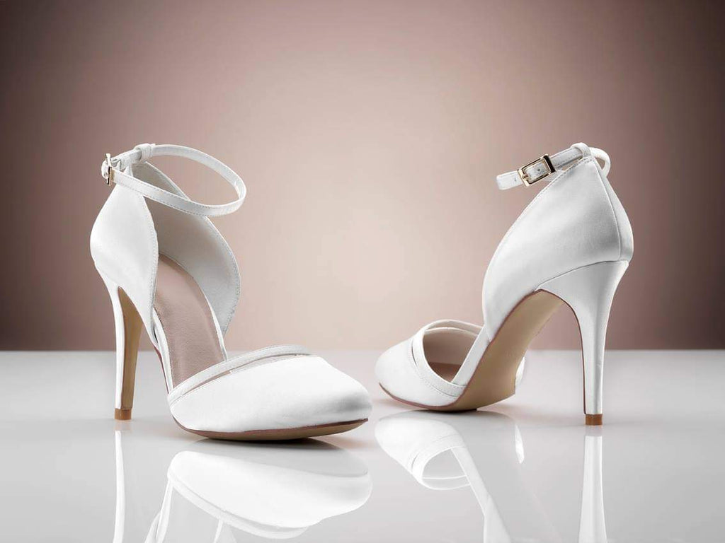 Sandalett med rem detalj och strass spänne