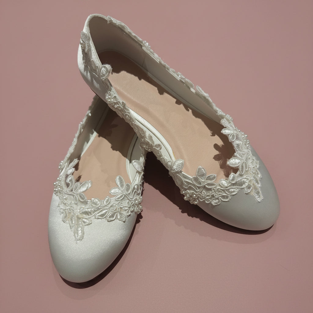 Ballerinaskor i satin m spetsbroderier