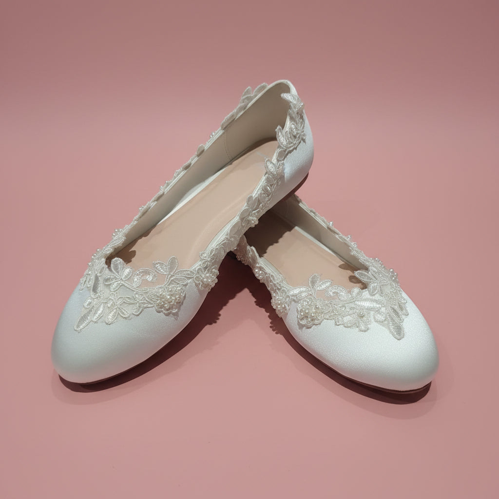 Ballerinaskor i satin m spetsbroderier